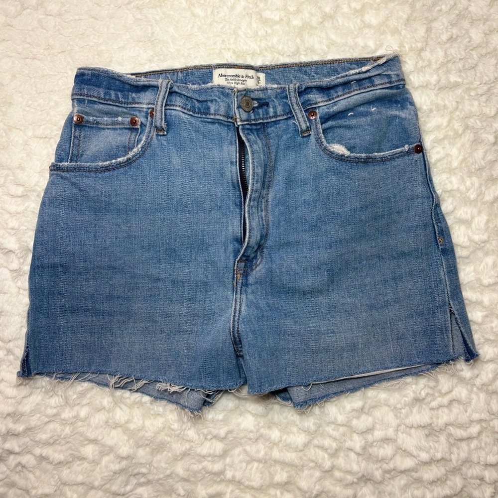Abercrombie & Fitch Light Blue Denim Shorts Size 28